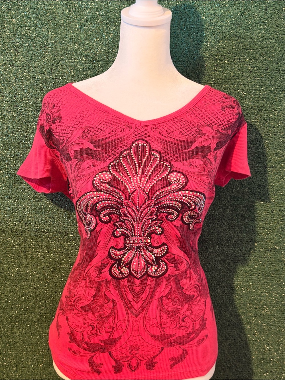 Vocal Hot Pink V‑Neck Embellished Graphic Tee